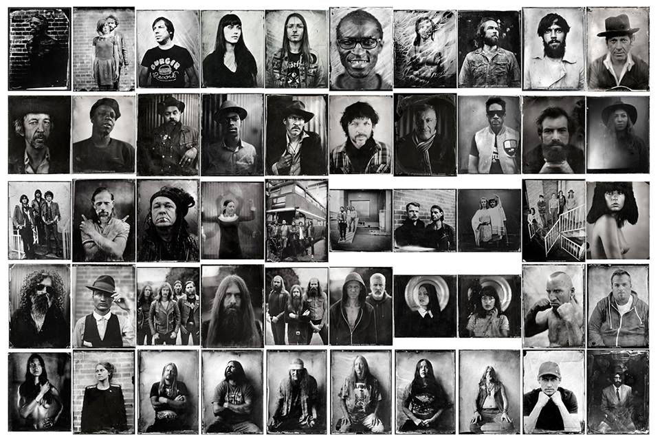 Musiciens de Groupes de rock photographiés, à la chambre, comme en 1850
