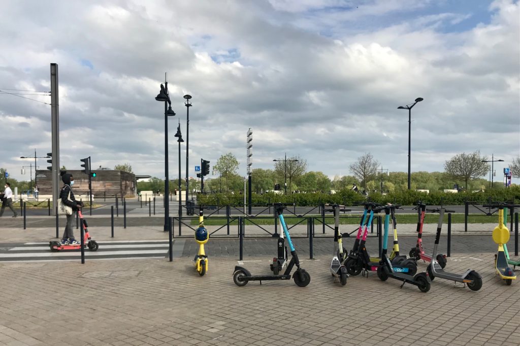 Des trottinettes électriques tout partout